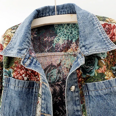 Trendy bloemen-spijkerjasje voor dames