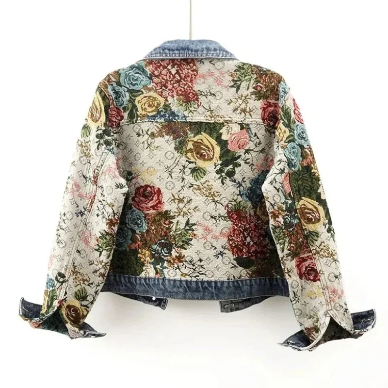 Trendy bloemen-spijkerjasje voor dames